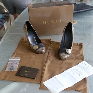 Gucci Beige/Ebony GG Crystal Hysteria Pumps